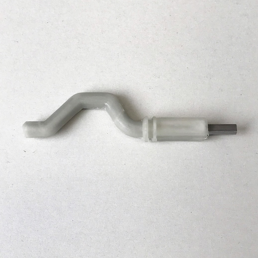 インサート成形品 屈曲ロッド部品